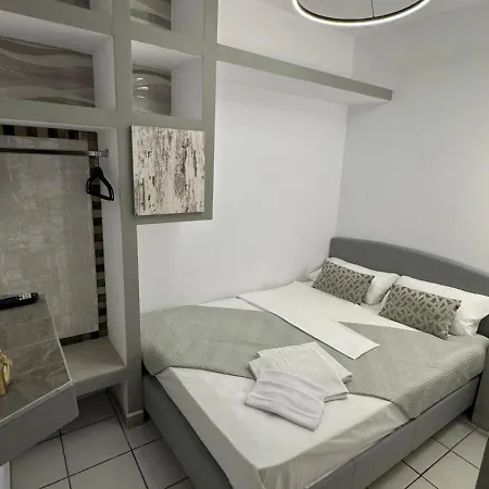 Tiny House *